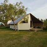 Campsite Les Chagnelles Le Perrier