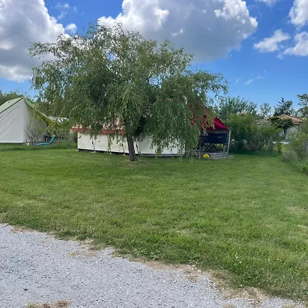 Les Chagnelles Camping *