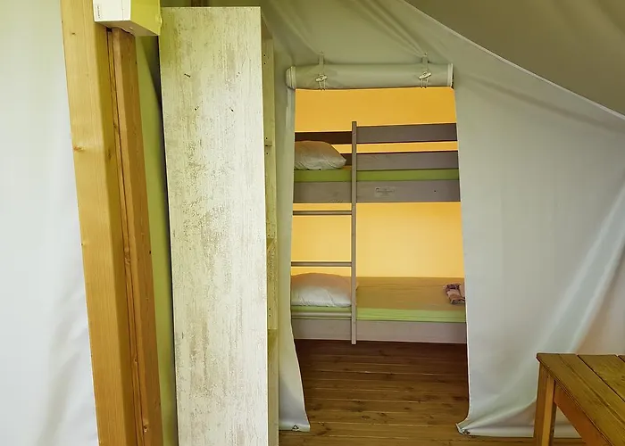 Les Chagnelles Camping *