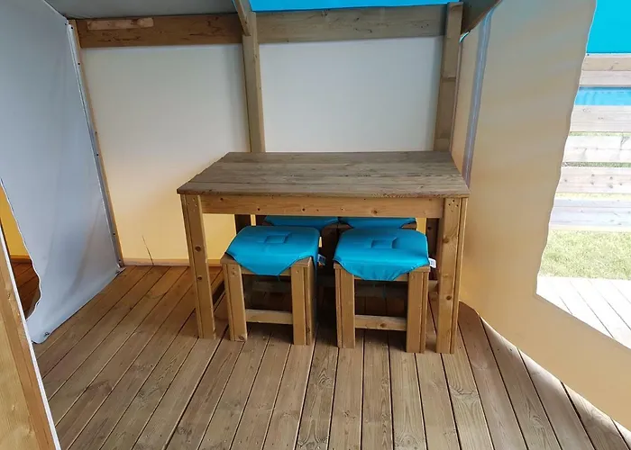 Les Chagnelles Camping *