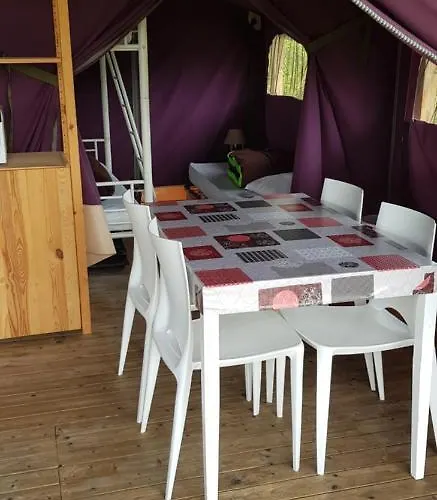 Camping Les Chagnelles *